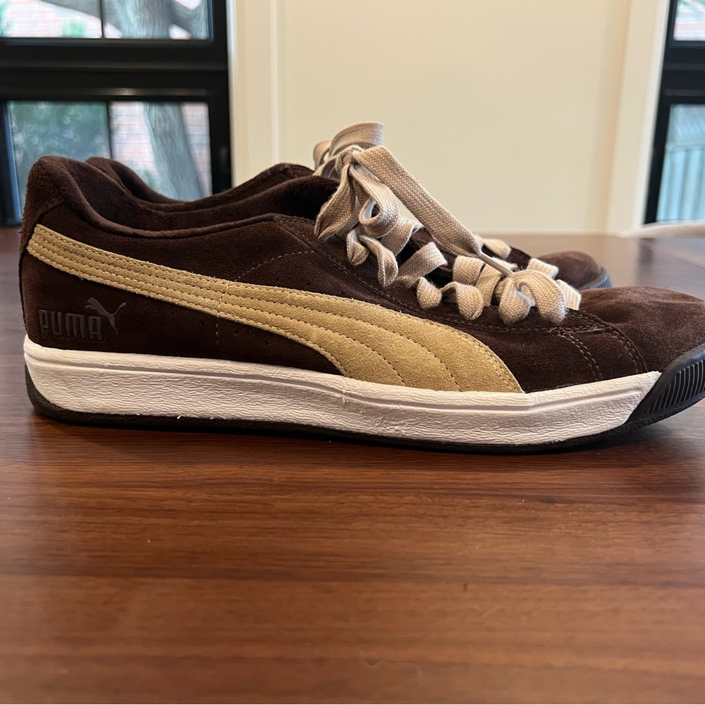 Like new - Mens brown/tan PUMA suede sneakers.